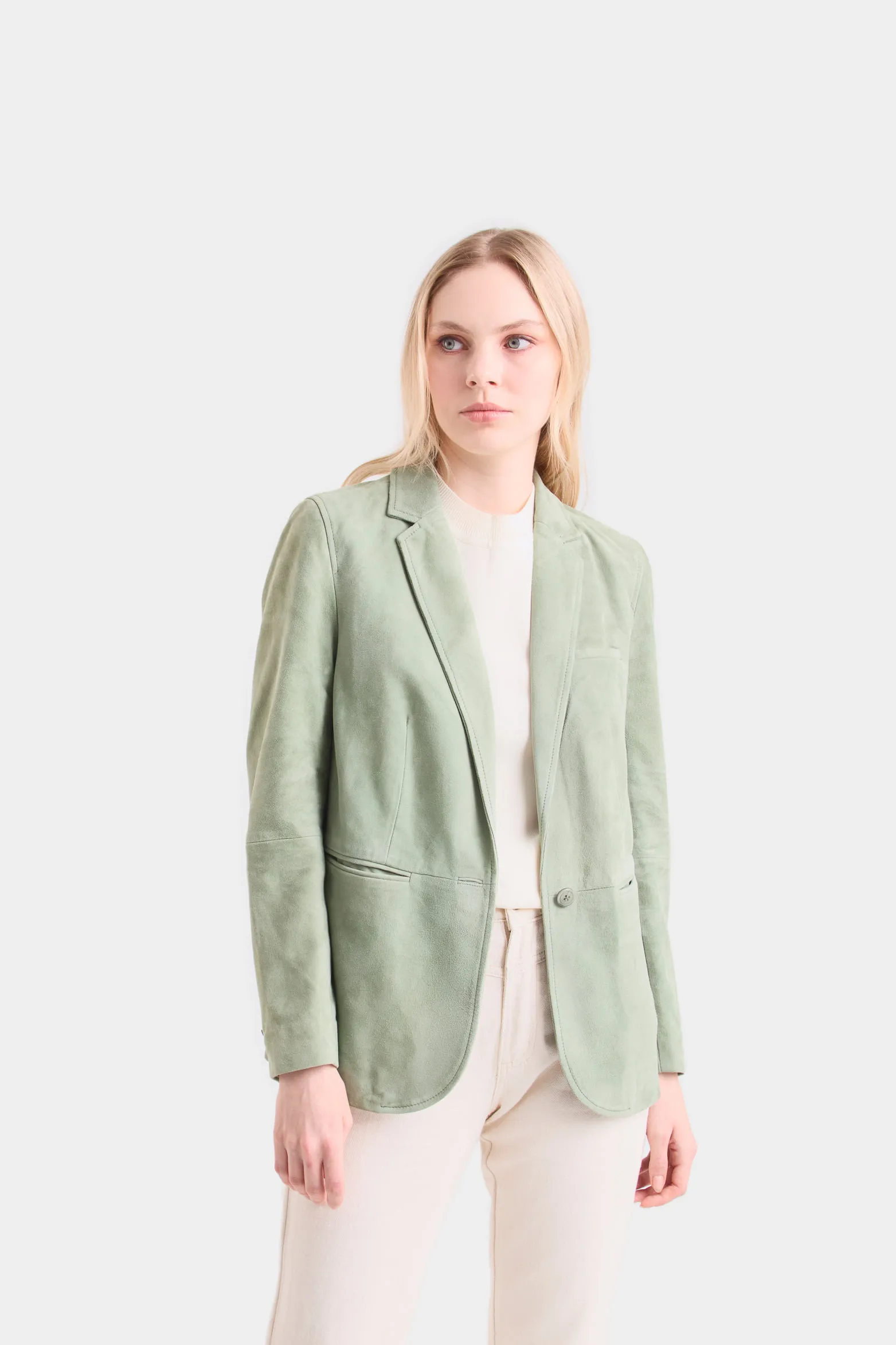 Blazer gobi en gamuza para mujer bolsillo ribete