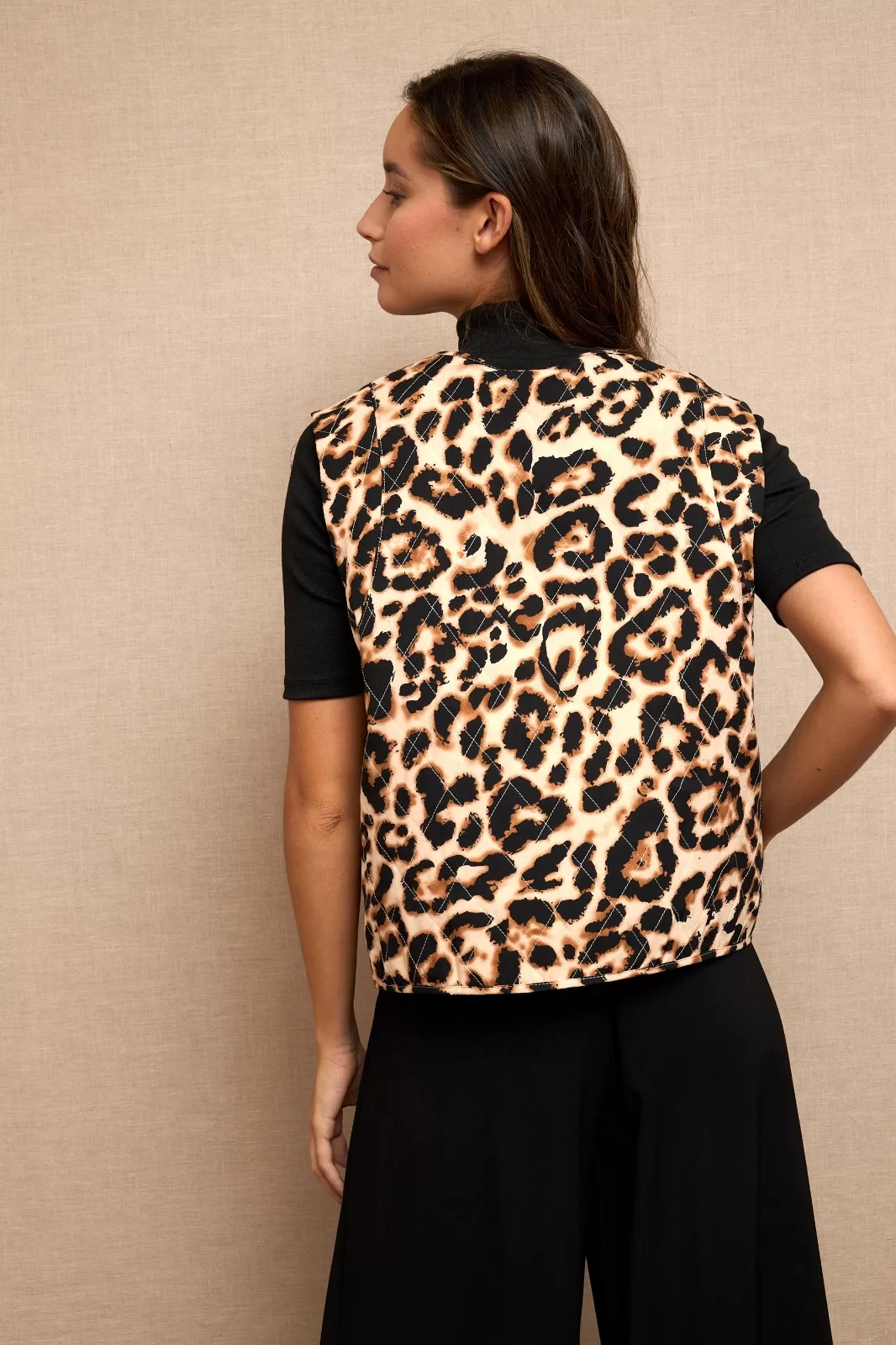 CHALECO ACOLCHADO ANIMAL PRINT