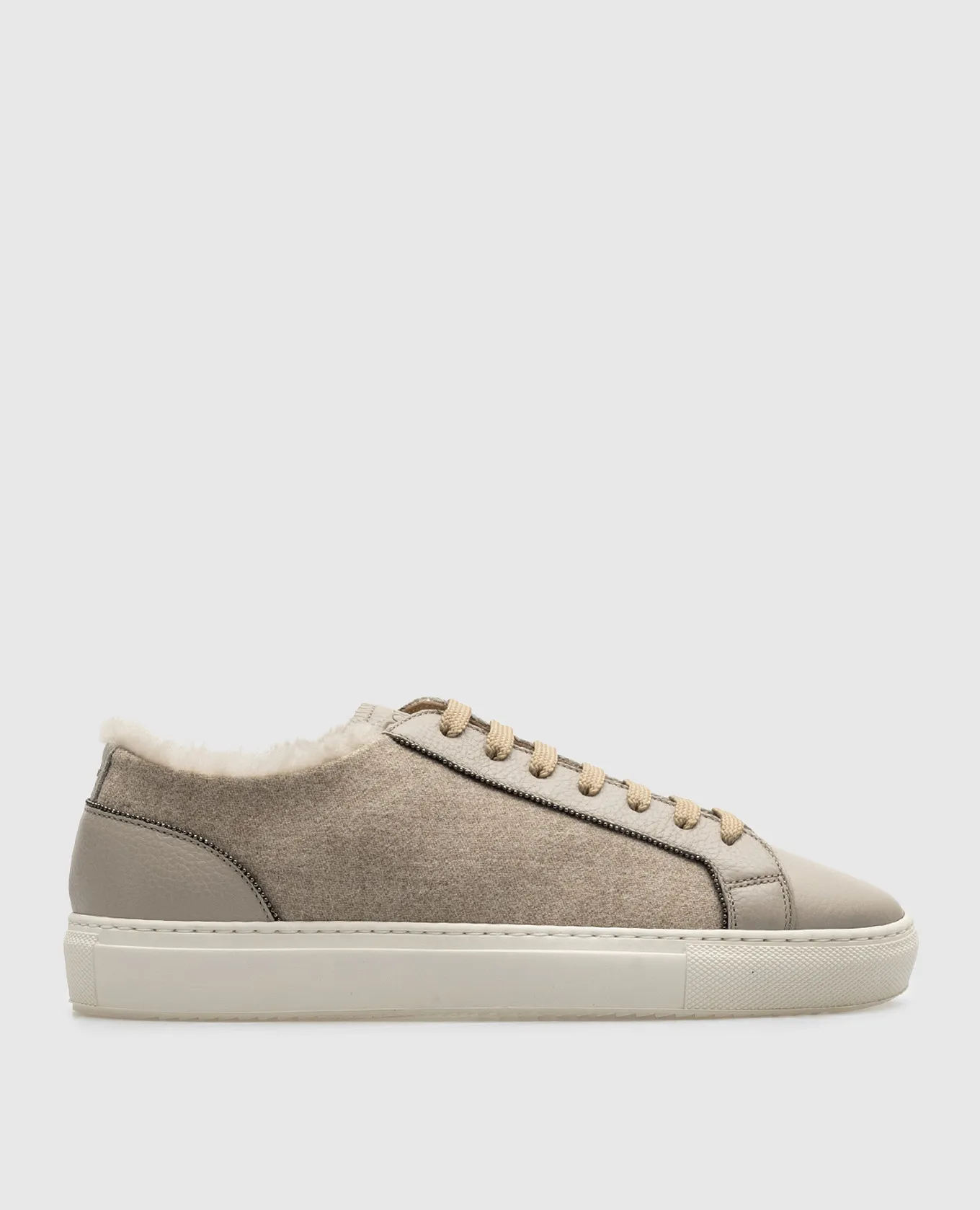 Doucal's Beige combined sneakers on fur with monil chain