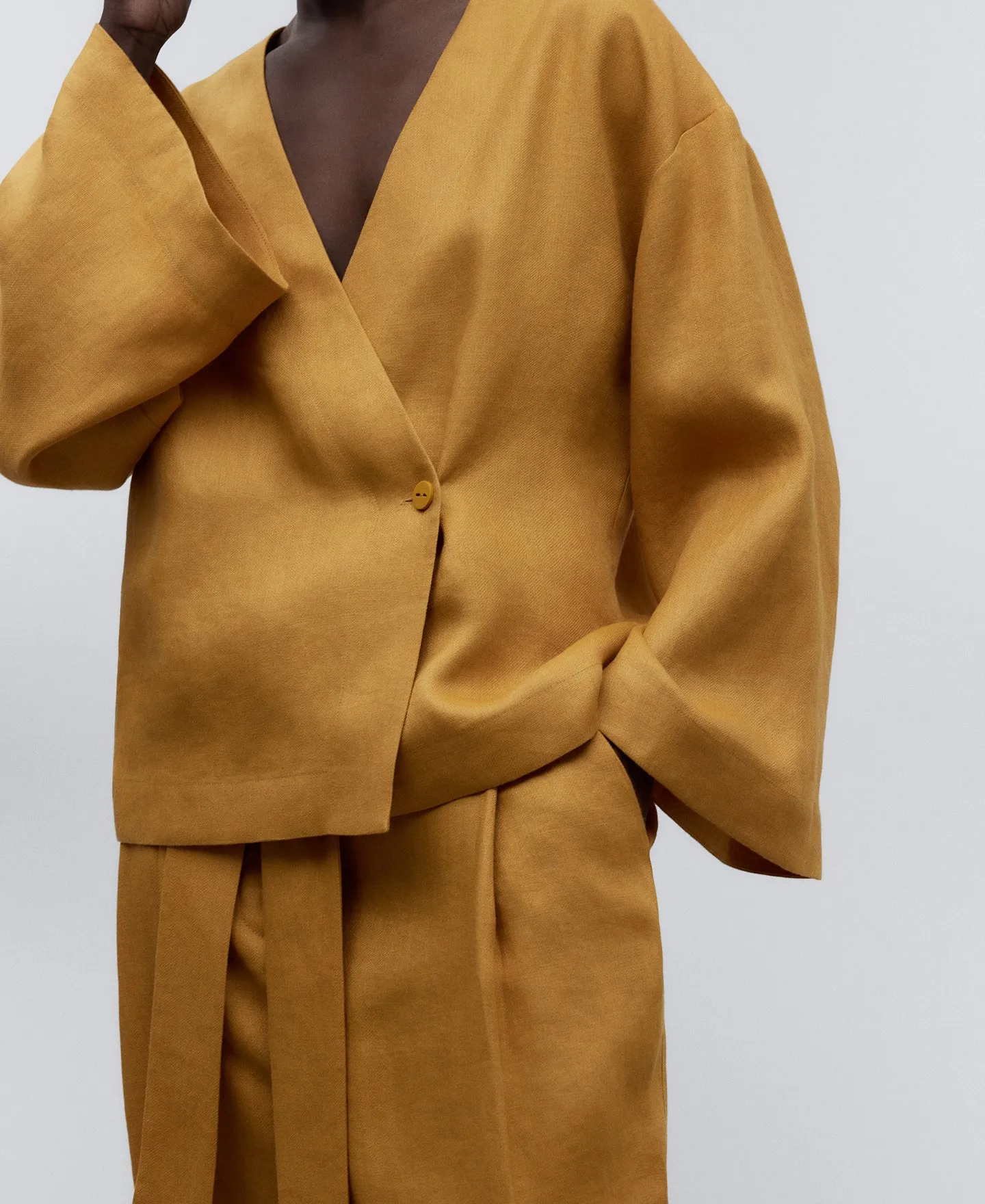 European linen yellow jacket woman