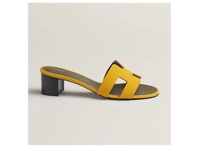 Hermès Sandalias Oasis de gamuza amarillo topacio talla 37,5. Verde oscuro 