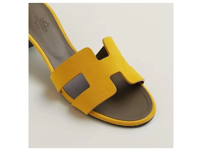 Hermès Sandalias Oasis de gamuza amarillo topacio talla 37,5. Verde oscuro 