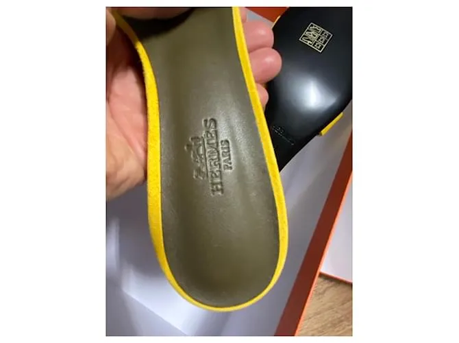 Hermès Sandalias Oasis de gamuza amarillo topacio talla 37,5. Verde oscuro 