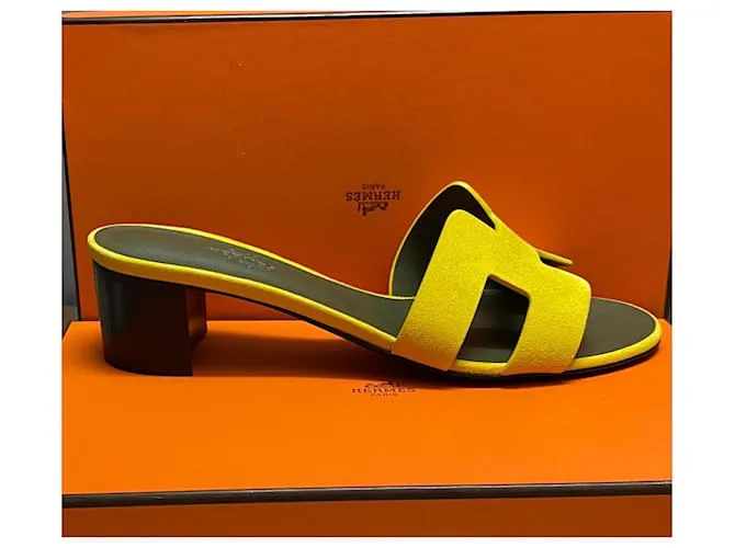 Hermès Sandalias Oasis de gamuza amarillo topacio talla 37,5. Verde oscuro 