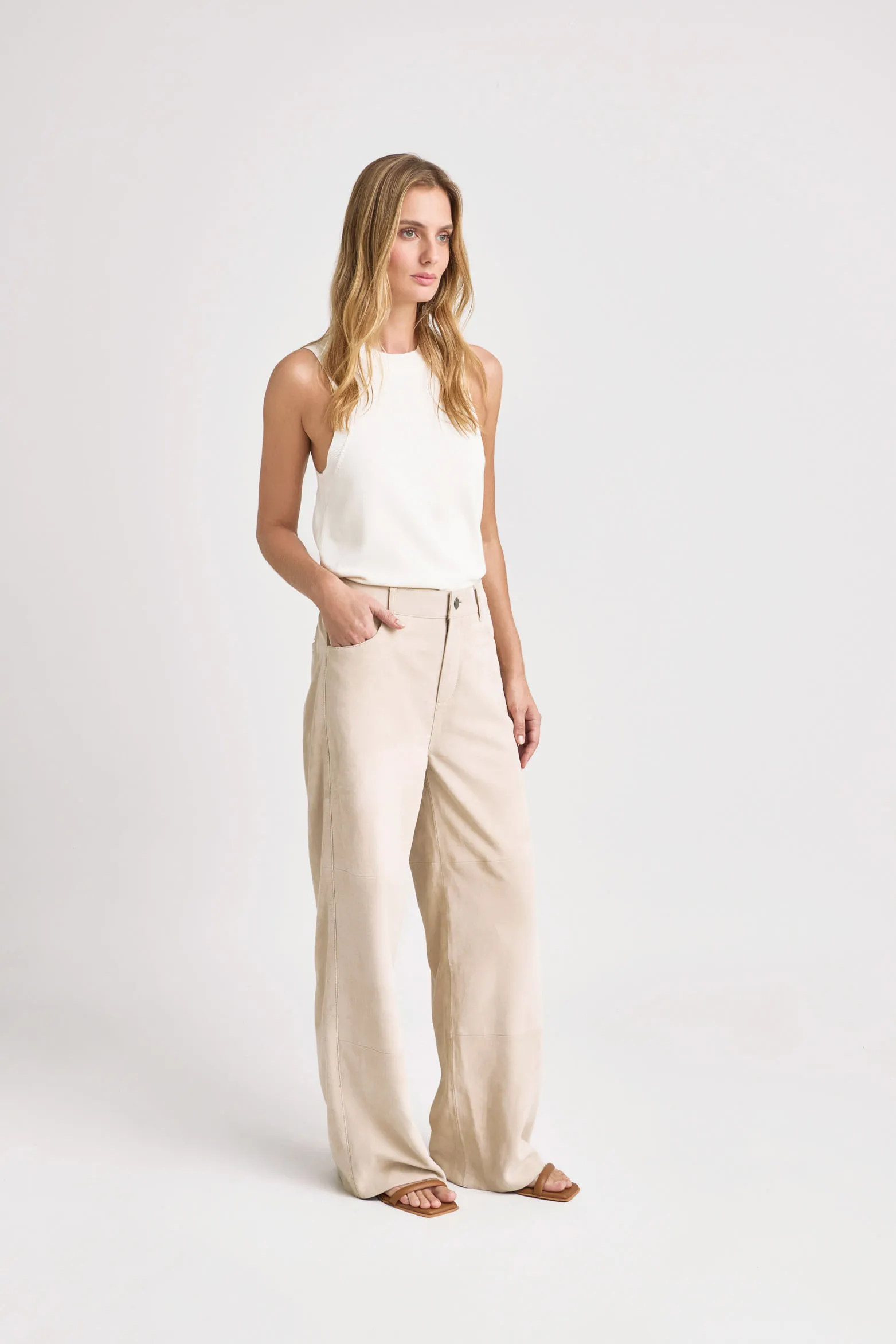 Pantalón wide leg san jacinto en gamuza para mujer semiholgado