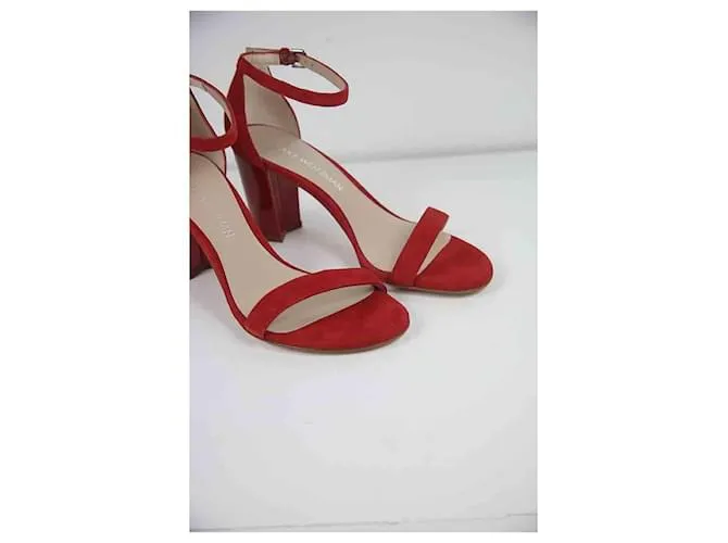 Stuart Weitzman Sandalias de gamuza Roja 